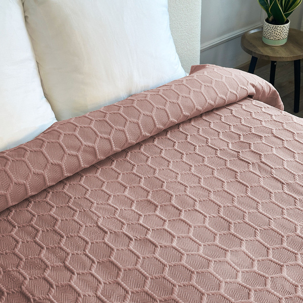  Kétoldalas Parla 3D ágytakaró púderrózsaszín 180x220 párnahuzat nélkül