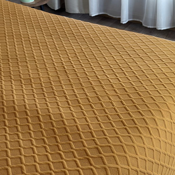 Parla 3D kétoldalas ágytakaró barna karamell színben 180x220 párnahuzat nélkül