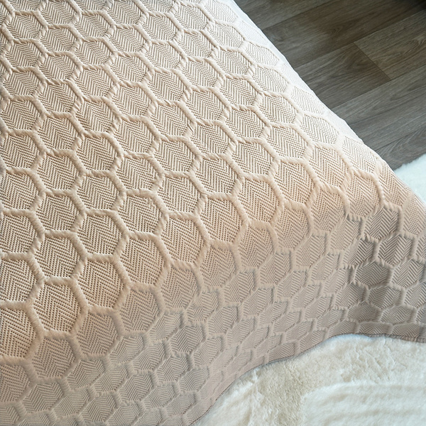 Kétoldalas Parla 3D ágytakaró bézs színben 180x220